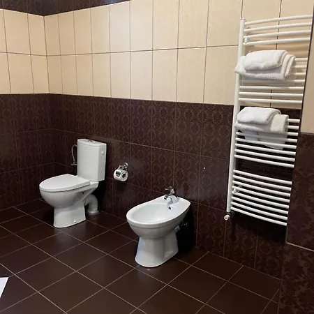 New Continent Otel Bushtyno