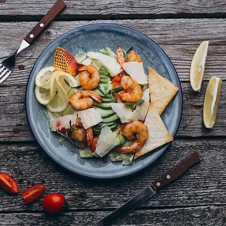 New Continent Otel *